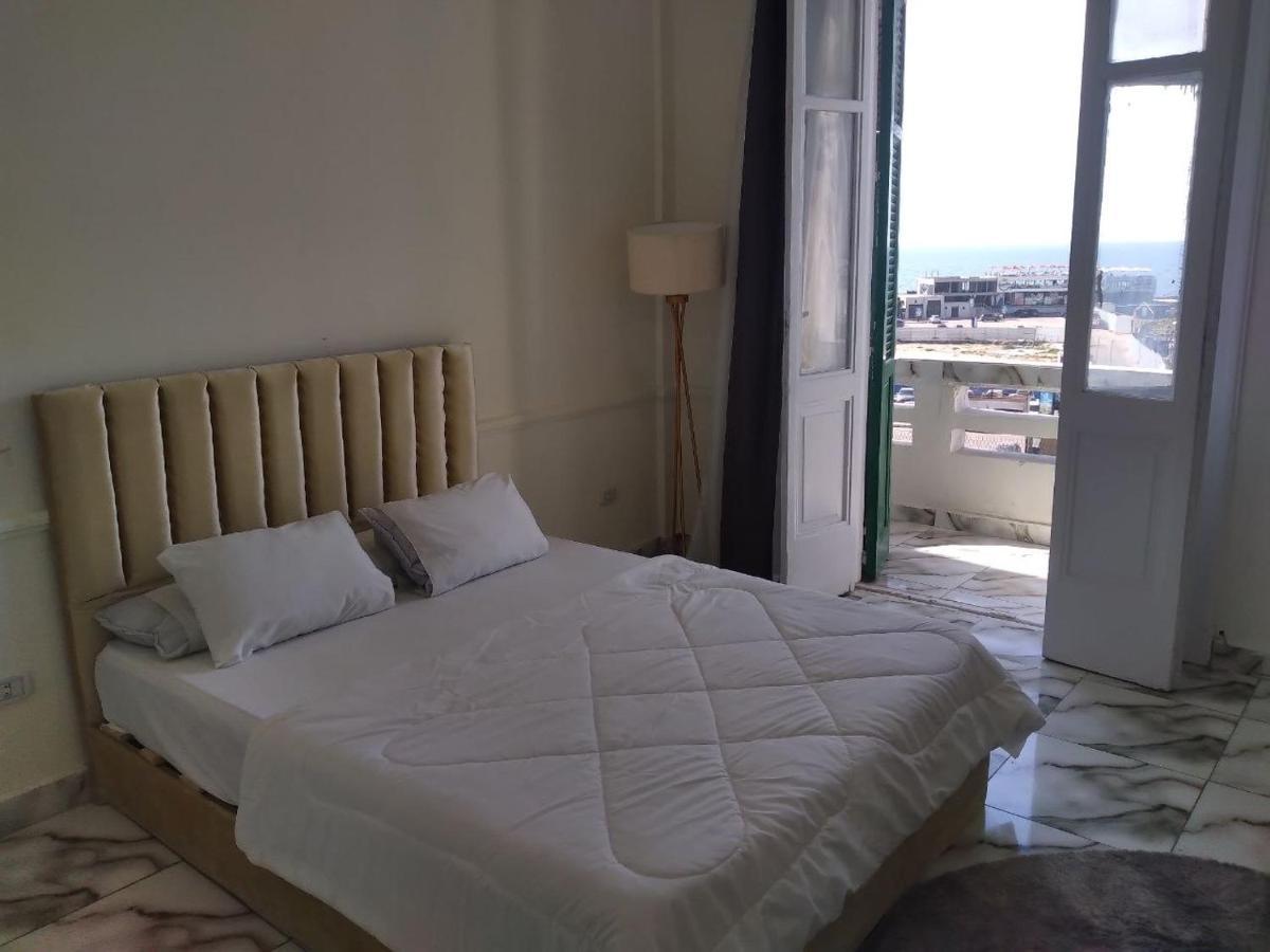 Serine Alexandria